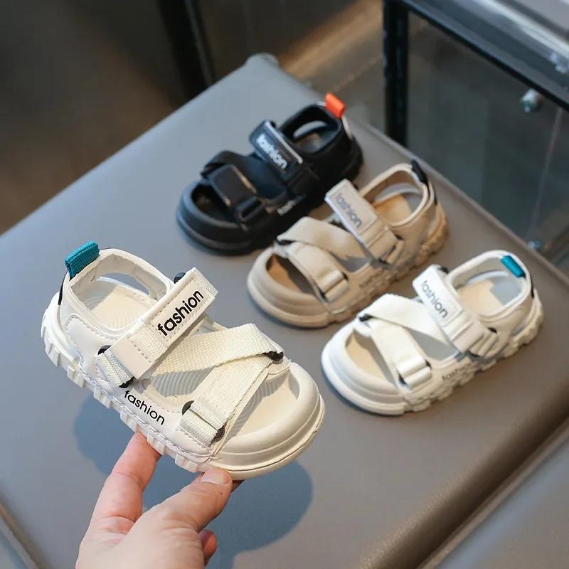 Kids Fashion Sandals 2024 Summer New Boys' Toes Capped Flat Shoes Girls Handsome Versatile Beach Shoes Anti Slip Wear-resistant