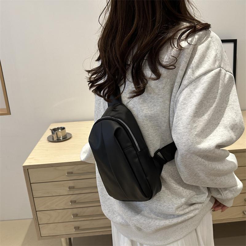Popular Bags Women'S Bags Wide Shoulder Straps Simple Breast Bags Women'S Bags Shoulder Bags Niche Versatile Messenger Bags