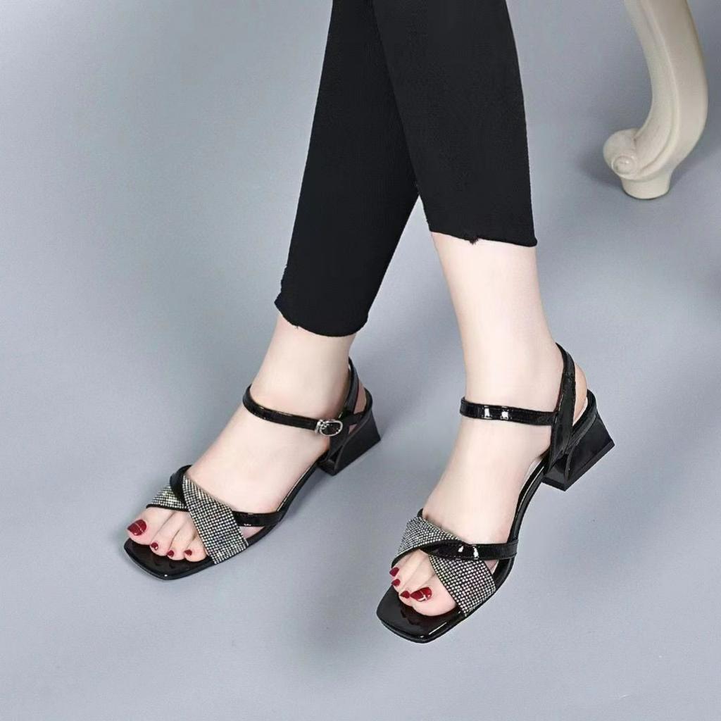 Outer Wear Rhinestone Open-toed Summer New Style Thick Mid-heel One-word Low-heeled Sandals Women