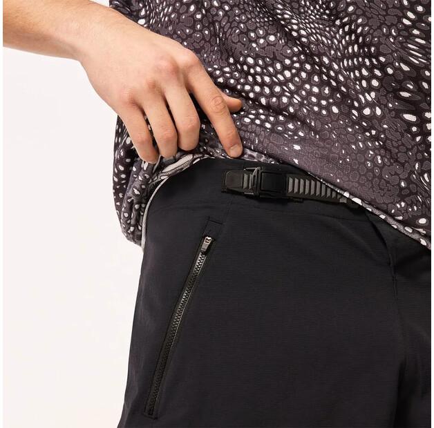 Oakley Maven Scrub Shorts