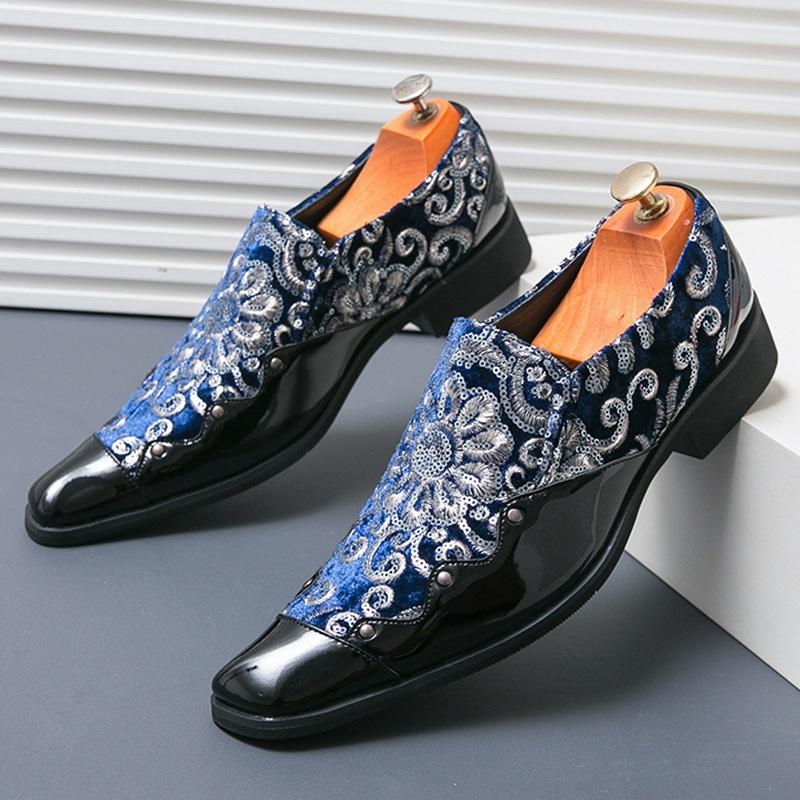 Luxury Designer Men's Pointed Rivet Slip On Shoes British Fashion Punk Wedding Dress Homecoming Sapatos Tenis Masculino