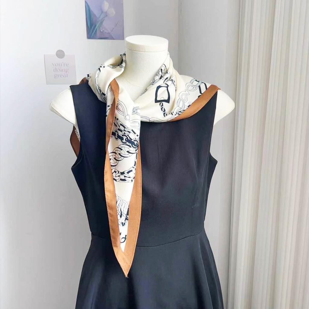 Retro old money style chain big triangle scarf high-end silk scarf summer thin versatile temperament shawl shirt accessories