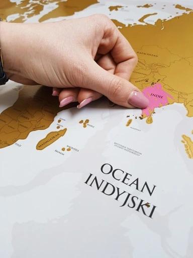 Zestaw Na Prezent Gold: Mapa Zdrapka W Drewnianej Ramie