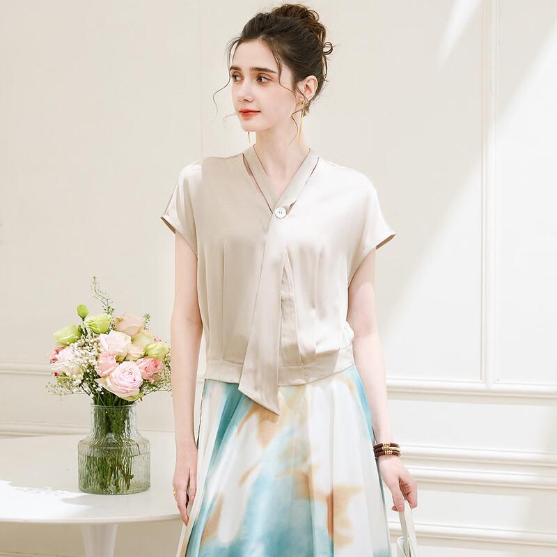 

Шелковая атласная блузка TUHUANG с V-образным вырезом M