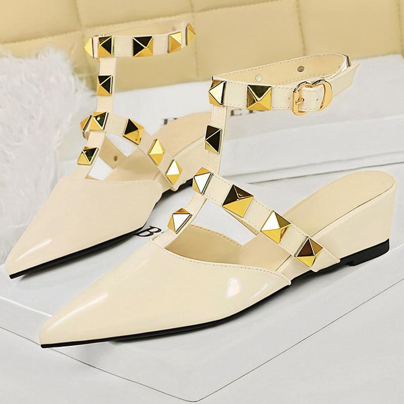 

BIGTREE Shoes Women wedges heels pointed sandals Women Summer Shoes rivet design Women shoes buckle Mid heel 5 cm Ladies shoes 35