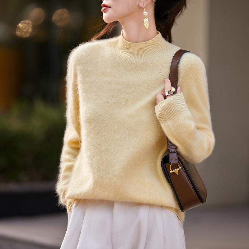 

2025 Autumn/Winter Women s Loose Plus Size Long Sleeve Knitted Wool Sweater Medium