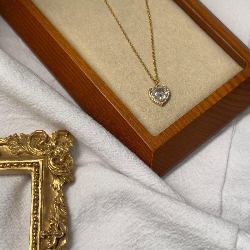 KS Luxury Micro-inlaid Zircon Love-shaped Pendant Pendant Necklace Jewelry Light Luxury Retro