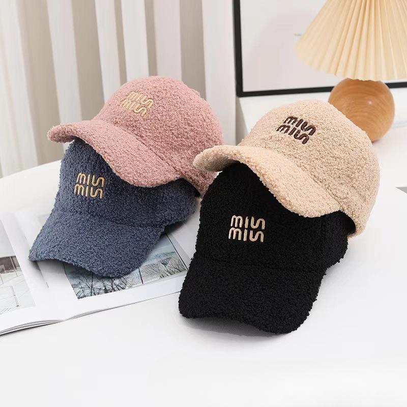 Korean Style Fashion Baseball Hat Women's New Autumn and Winter Lamb Velvet Outdoor Warm Baseball Cap Letters