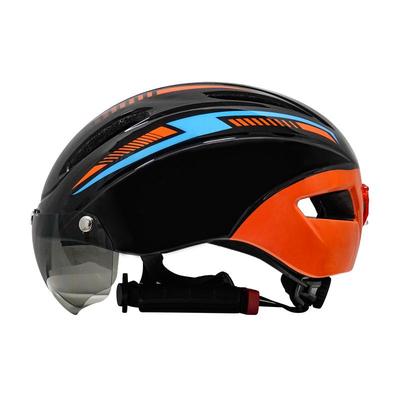 Kask rowerowy i górski z tylnym światłem do jazdy na rolkach