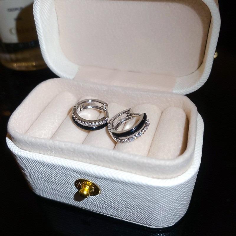 Silver Needle Black Crystal Geometric Stud Earrings Niche Versatile Earrings Temperament Light Luxury Premium Earrings