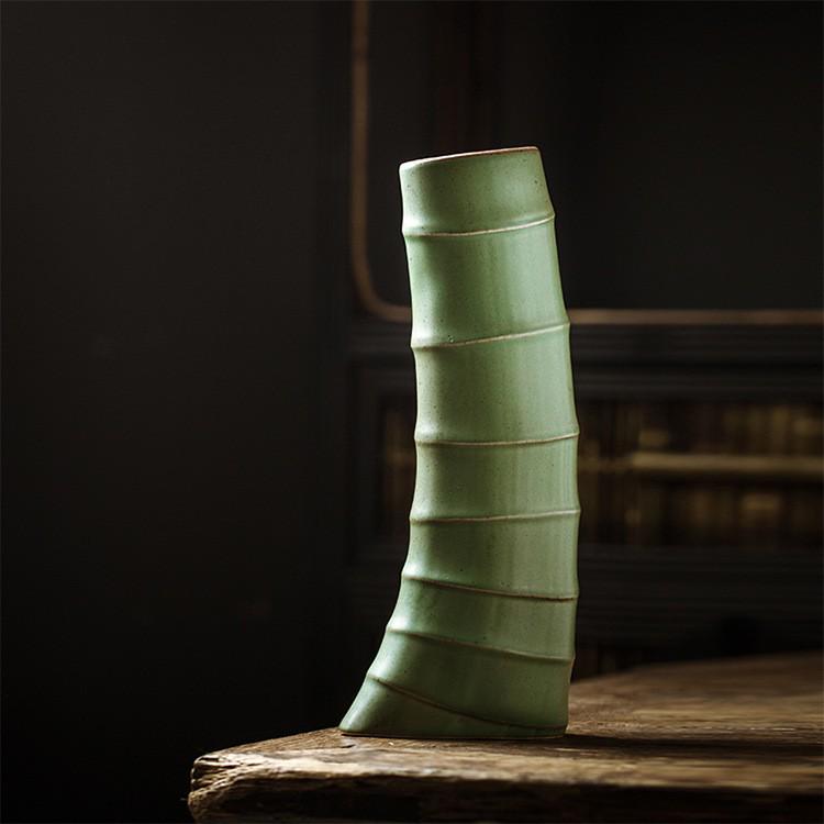 Zen Bamboo Joint Wall Hanging Vase: Ceramic Flower Holder for a Simple, Creative Arrangement.