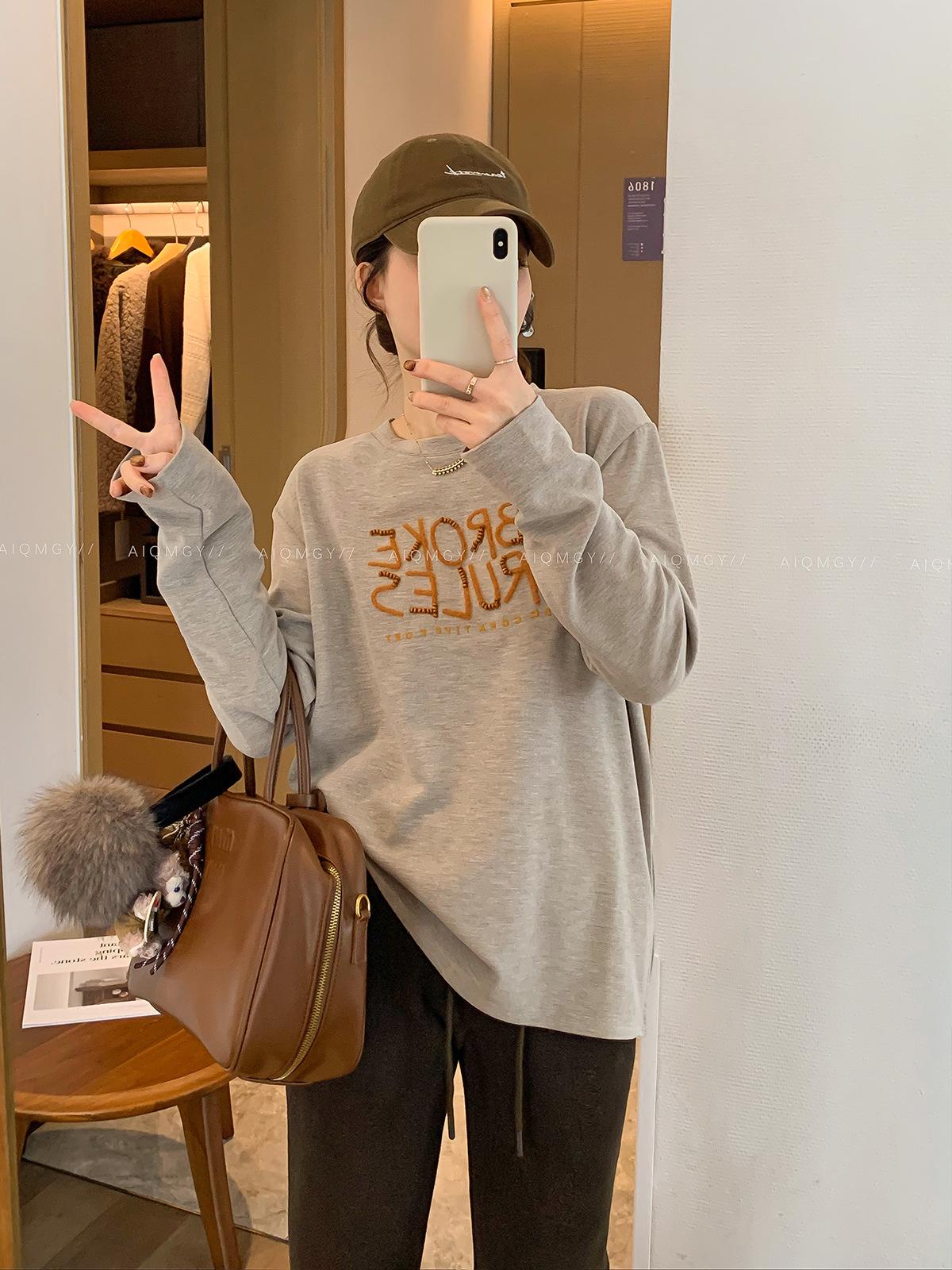 

Women s 2025 Winter Loose Casual Long Sleeve Crew Neck Embroidered Beaded T-shirt Medium