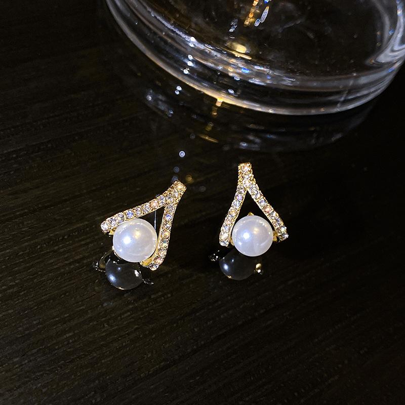 Silver Needle Retro Earrings Korean Stud Earrings Are Small, Exquisite, Simple and Versatile Earrings Dongdaemun Ins Cold Wind