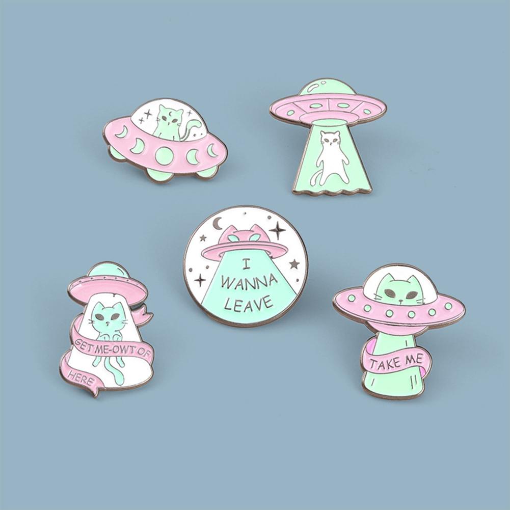Creative Alien Cat Pins Funny Ufo Cartoon Brooch Lapel Badge Women Clothes Accessories Jewelry Gift