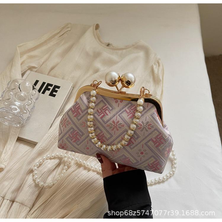 New Chinese cherry blossom powder clip clutch bag New pearl chain shoulder messenger dinner bag Antique cheongsam women's bag