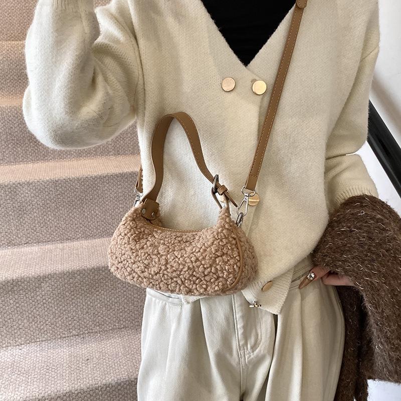 New underarm bag niche design women's bag lamb wool bag casual versatile women's shoulder messenger bag