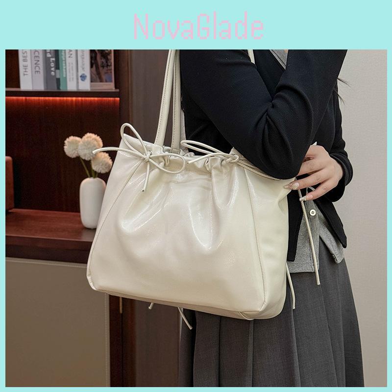 Minimalist Pu Large Capacity Shoulder With Magnetic Closure For Women