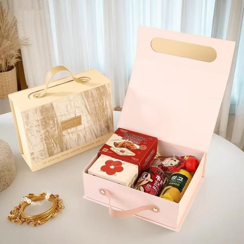 Velvet Gilded Hardboard Gift Box for Weddings and Engagements, No-Fold Handheld Candy Box.
