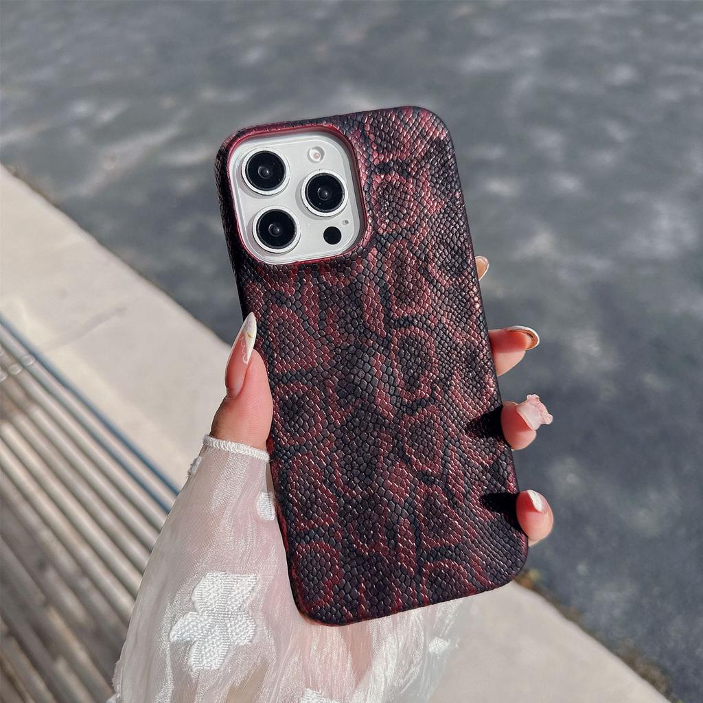 New shockproof case for iPhone 16 Pro Max with cobra texture, exclusive design, protective