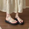 2025 Women's New Toe Clamped Slippers for Women's Summer Outdoor Wear Metal Buckle Flat Bottomed Beach Sandals