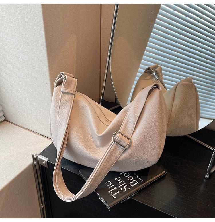 Premium texture niche underarm bag women's 2025 new trendy retro shoulder messenger bag versatile dumpling bag