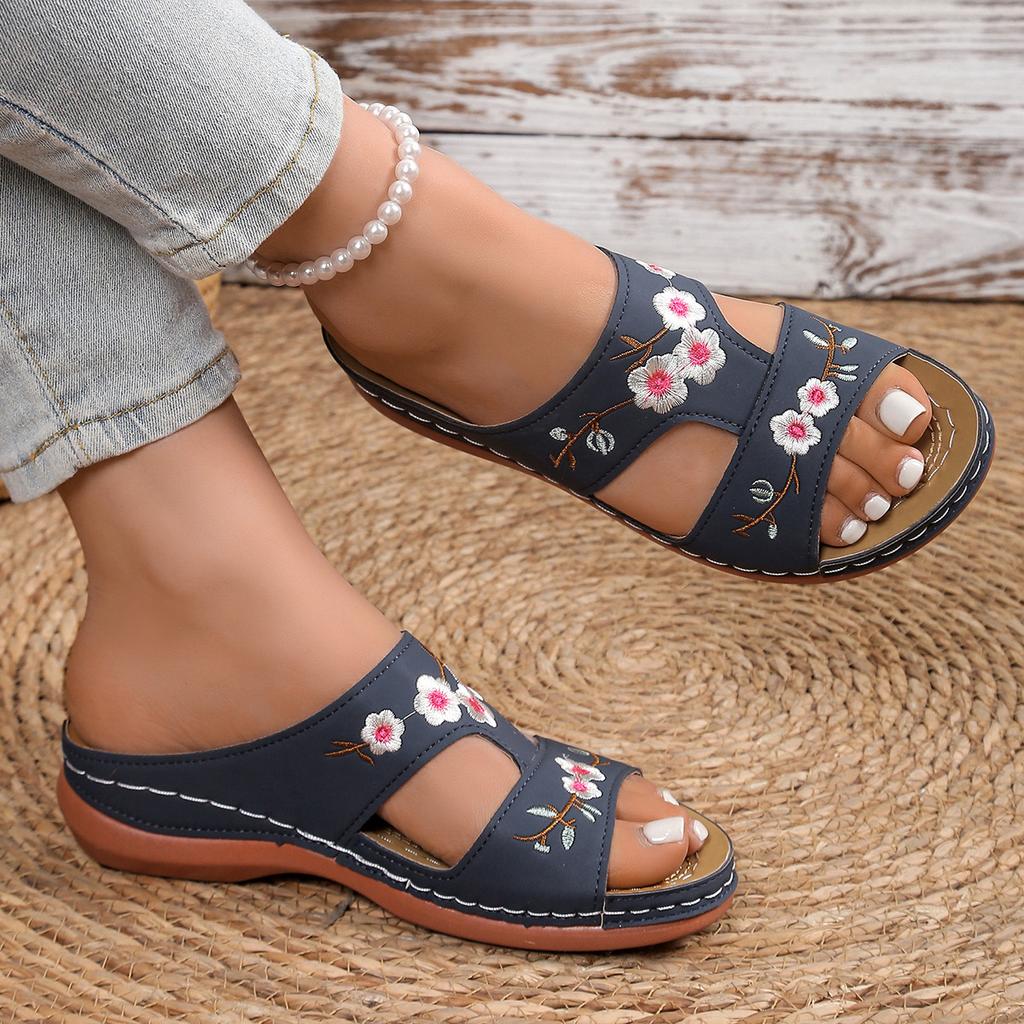 Large Size One-character Slippers Women's Summer Shoes Wedge Heel Platform Slippers Embroidered Flower Women's Cool Slippers