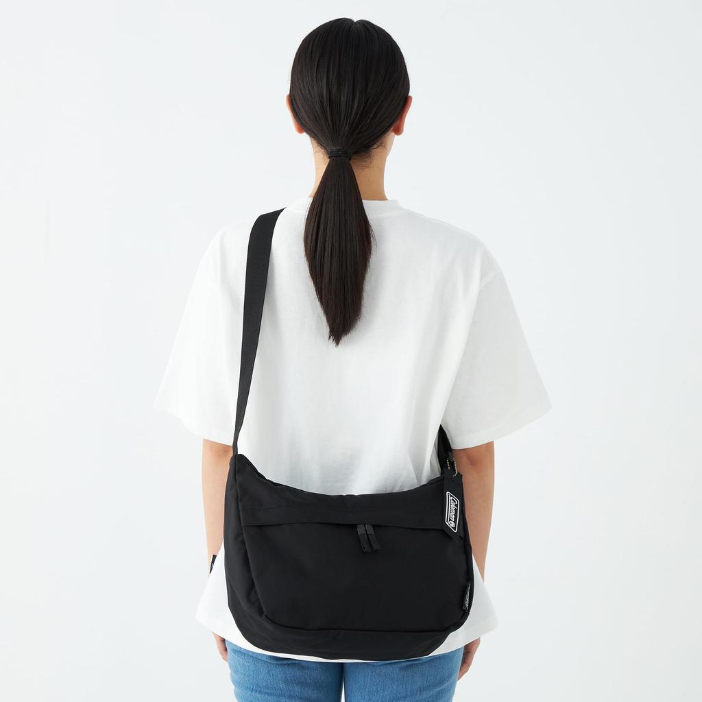 Coleman Uniwalker Banana Shoulder Bag (Black)