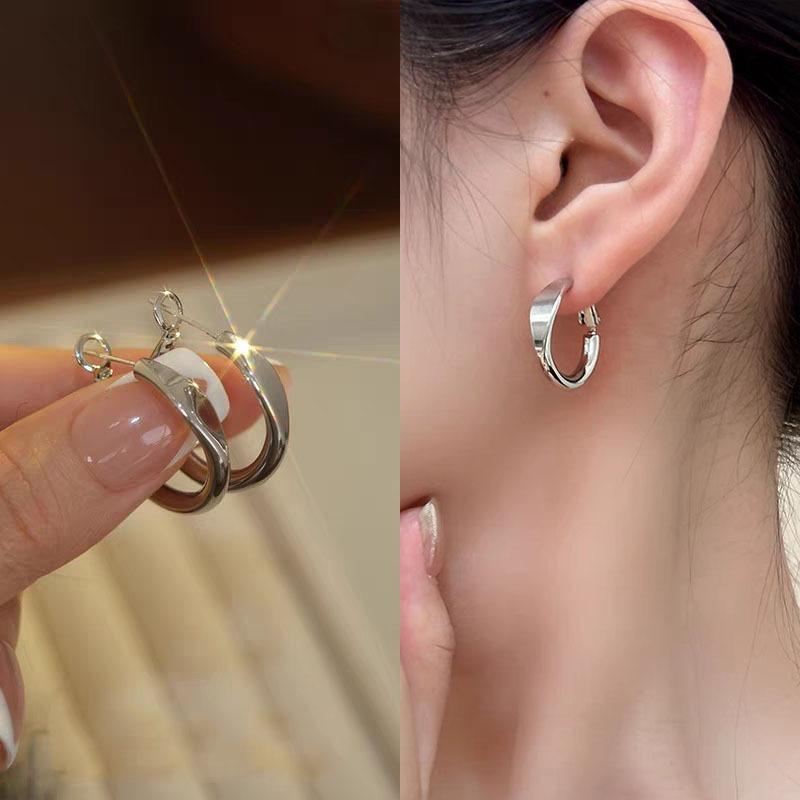 Orecchini a lobo farfalla in argento sterling S925 da donna design di nicchia ins senso del design orecchini senza fastidio orecchini per buco dell'orecchio semplici