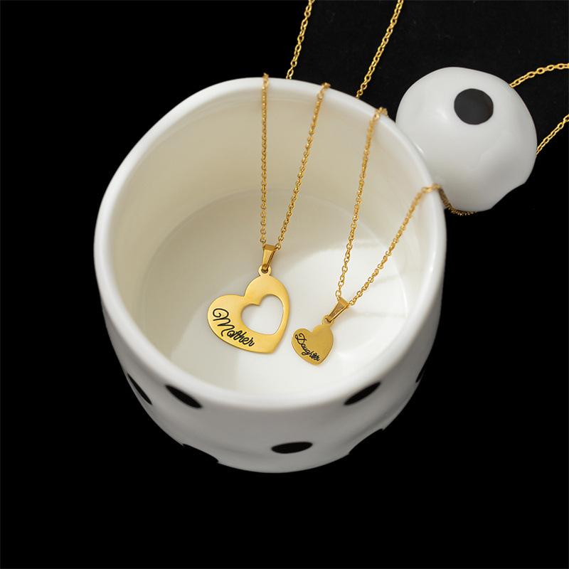 2pcs/Set Mother Daughter Heart Necklace Stainless Steel Splicing Engraved Letter Love Necklaces for Women Girls Mom Jewelry Gift