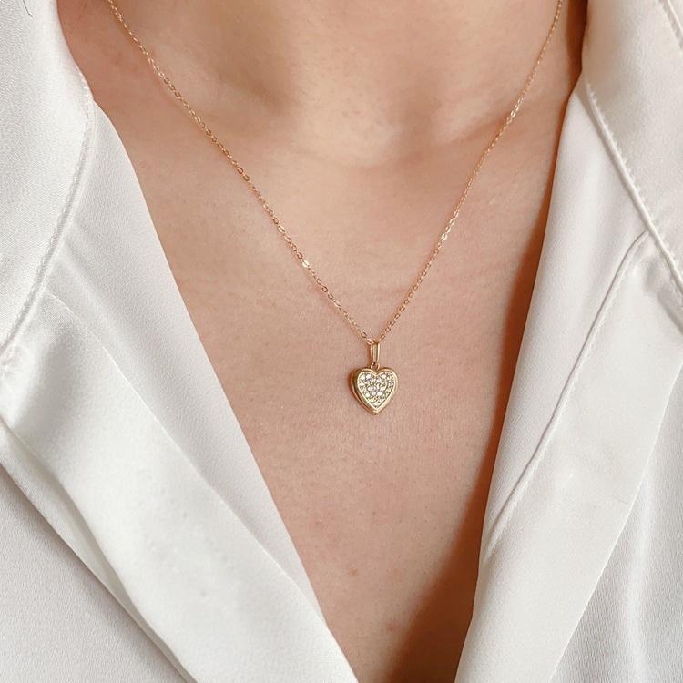 Sweetheart 18K Gold-Plated S925 Silver Pendant with Cubic Zirconia Heart, Versatile Clavicle Chain for Women.