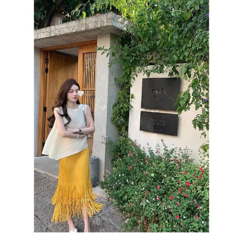 2025 Elegant Miyake Sleeveless Top & Pleated Tassel Midi Skirt Set for Women