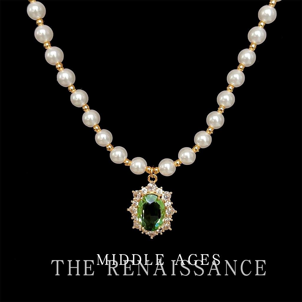 Light Medieval Vintage French Court Style Pearl Green Zircon Necklace Clavicle Chain