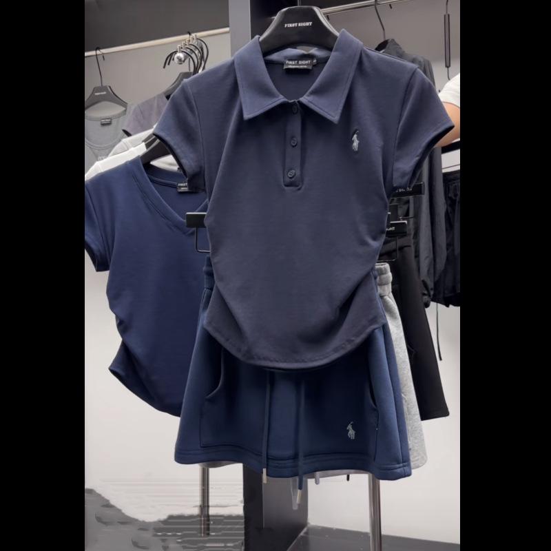 

Женский комплект из двух частей: Контрастная рубашка поло с вышивкой пони и повседневная юбка на резинке M (80-100 lbs)