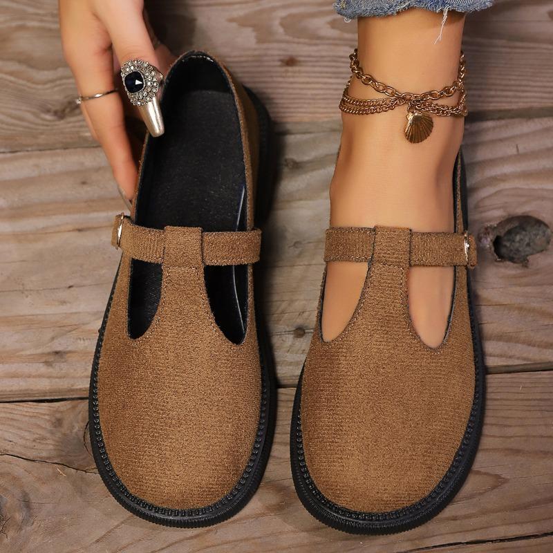 Large Size Autumn and Winter Retro Round Head Belt Buckle Single Shoes New Fashionable Small Leather Shoes Flat Thick Heel Women's Shoes