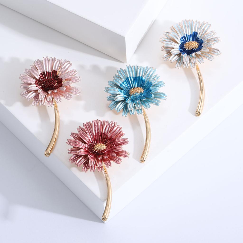 Enamel Chrysanthemum Brooches for Women Sunflower Plant Lapel Pins Event Funny Luxury Gifts New Year Friends Decoration