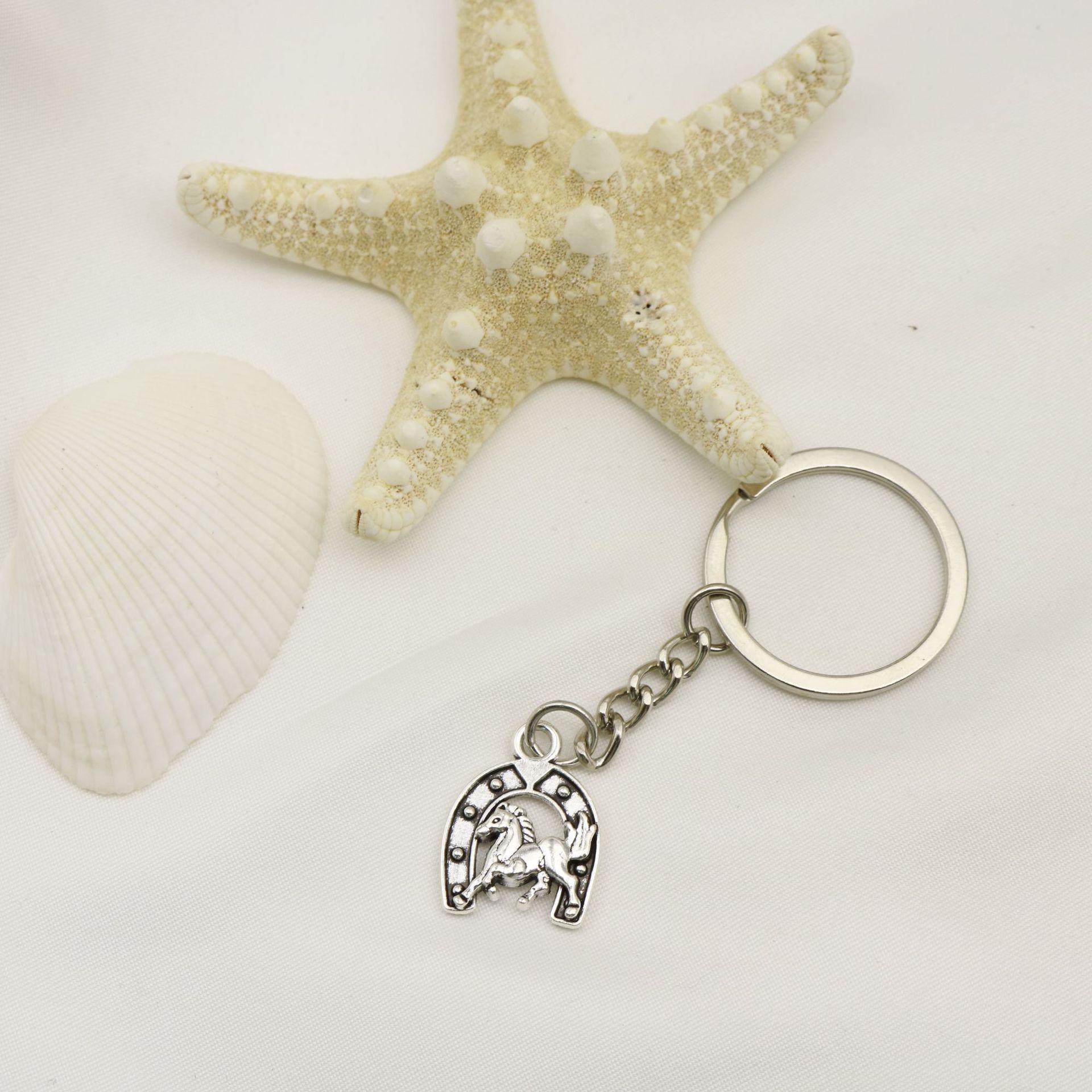 Hot Selling Simple Horseshoe Horse Pendant Keychain