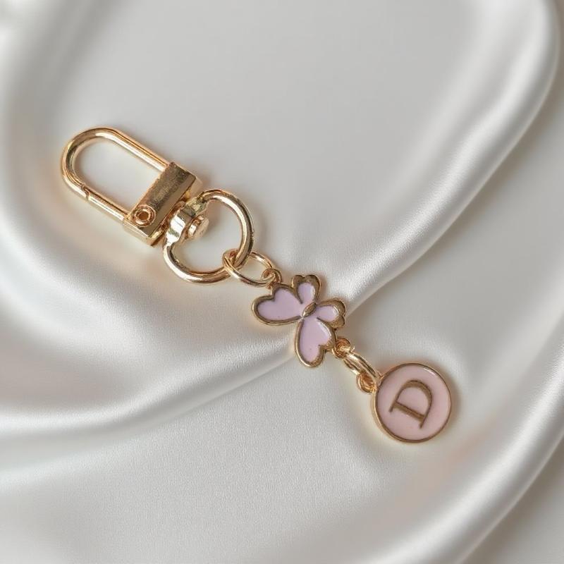 Metal Pink Butterfly Letter Keychain Fashion A-Z Initials Letter Keyring Car Key Holders Bag Pendant Hanging Decor Couple Gift