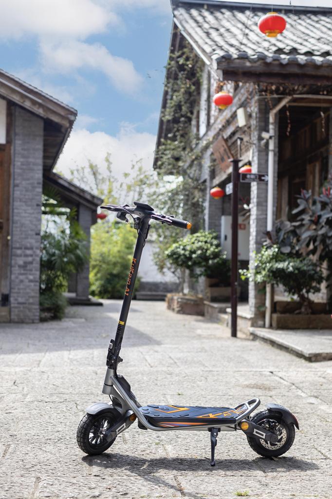 KuKirin Ηλεκτρικό Πατίνι A1 800W Μοτέρ, 48V 13Ah Μπαταρία Λιθίου, Ελαστικά Κενού 10 ιντσών, 45 χλμ. Αυτονομία, 45 χλμ./ώρα, Διπλά Δισκόφρενα Ηλεκτρικό Πατίνι