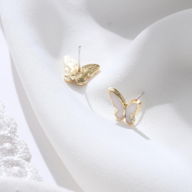 Exquisite mini white oil-dripping butterfly wing stud earrings, simple earrings, versatile girl earrings