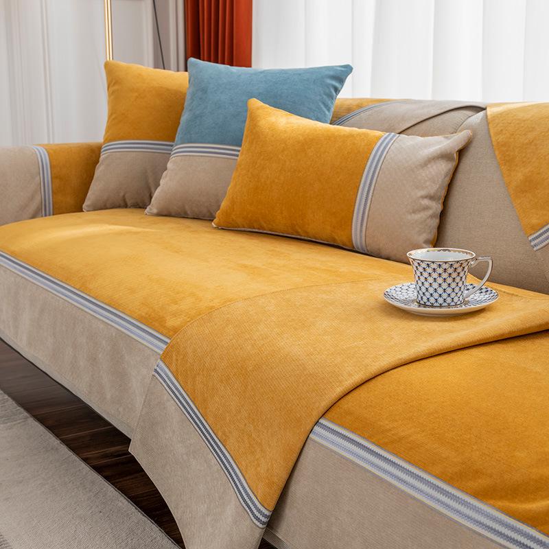 All-Season Waterproof, Non-Slip, Anti-Scratch Sofa Cover with Non-Sticky Fabric