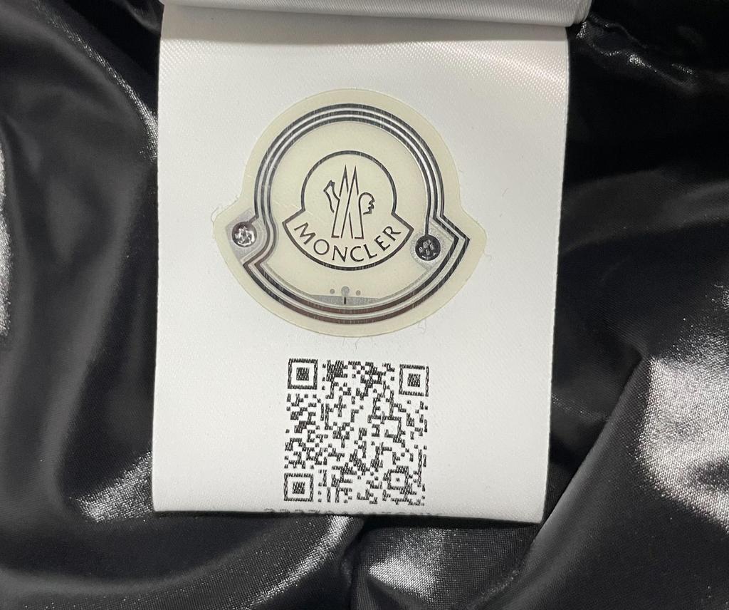 Used MONCLER E2091433720568950 BANKERDown vest Nylon mens