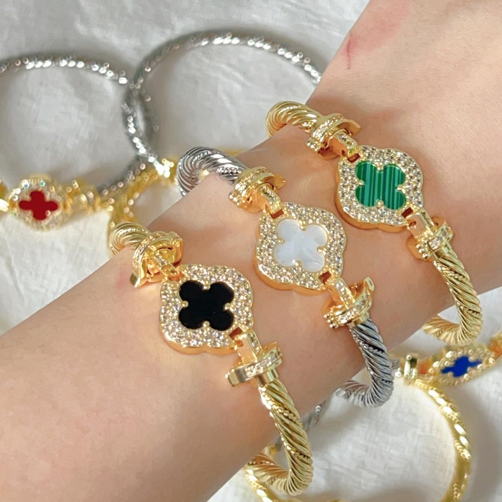 High End Fashion Micro Inlaid Zircon Clover Bracelet with Gold Plating for Women's Jewelry