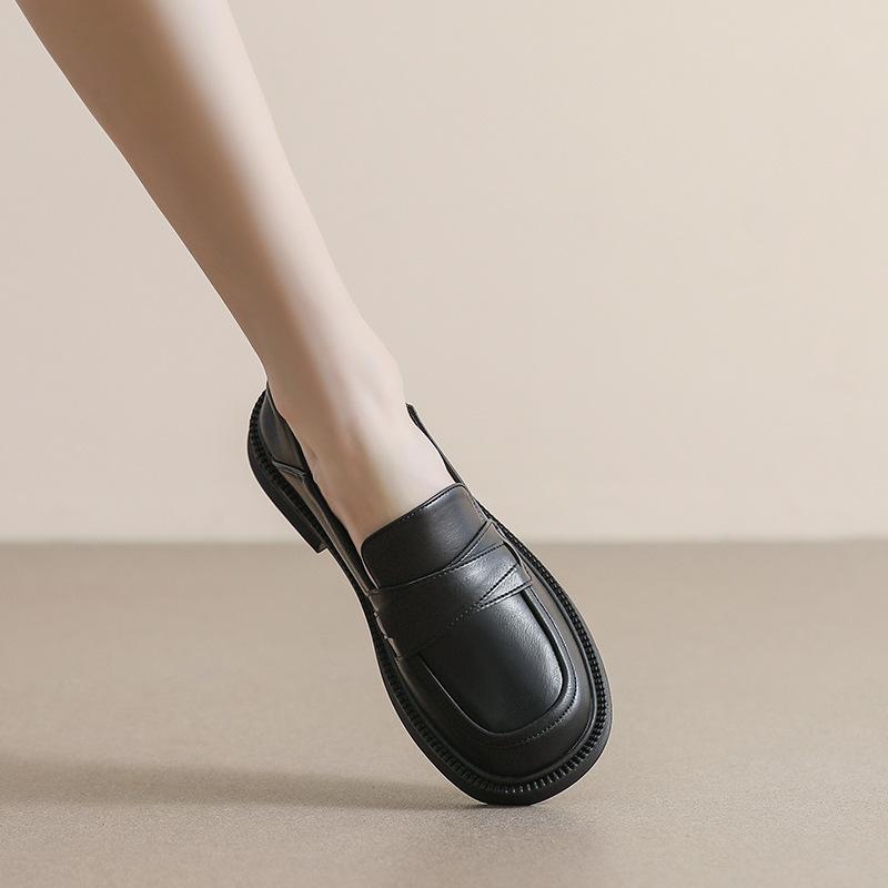 

Weiwei girl 919-2 platform loafers women s one-pedal black retro small leather shoes thick heel soft sole single shoes women 34 чёрный