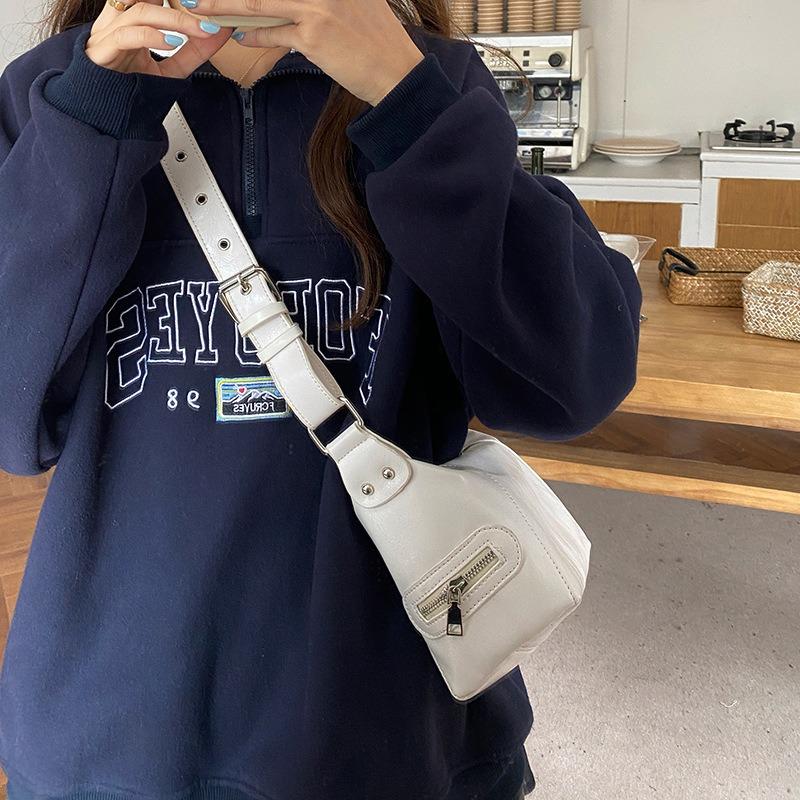 New Punk Style Locomotive Bag Underarm Bag Women's Fashion Niche Design Bag Spice Girl Shoulder Messenger Bag Tide