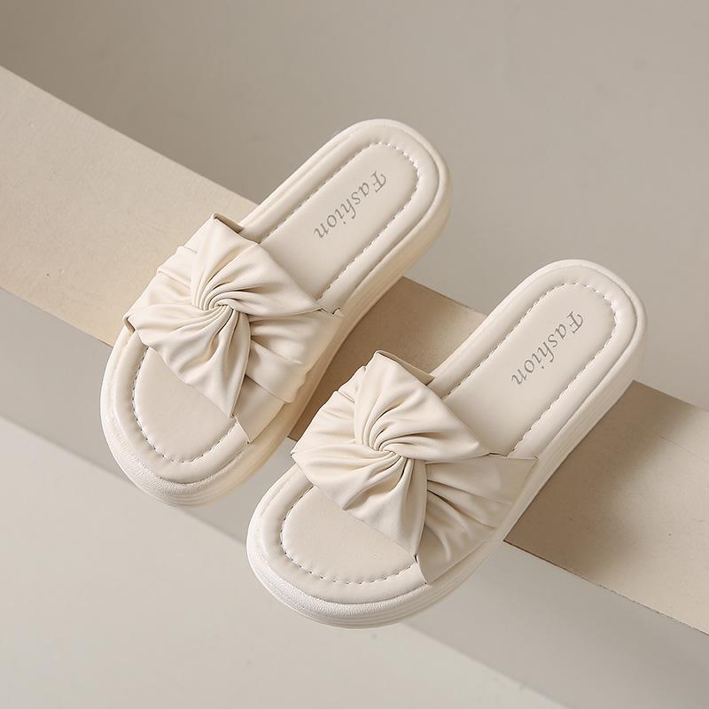 

Slippers women s summer wear 2025 new fashion explosion stepping on shit feeling Internet celebrities versatile fashion thick bottom one-word drag wo 35 бежевый