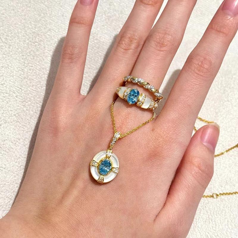 Romantic and Creative Palace Style Retro Aquamarine Necklace White Fritillaria Blue Collarbone Chain Pendant Exquisite Jewelry