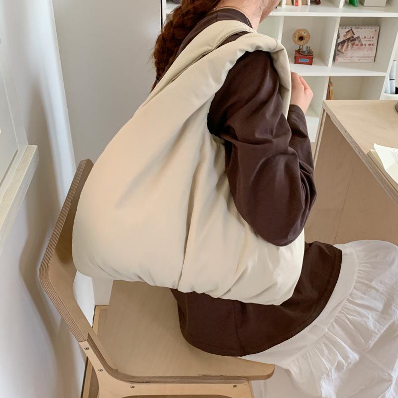 Women's Large Capacity Folded Shoulder Bag Nylon Fabric Pumpkin Bag Ultra Light Commuter Tote Bag Simple Student Tote Bag