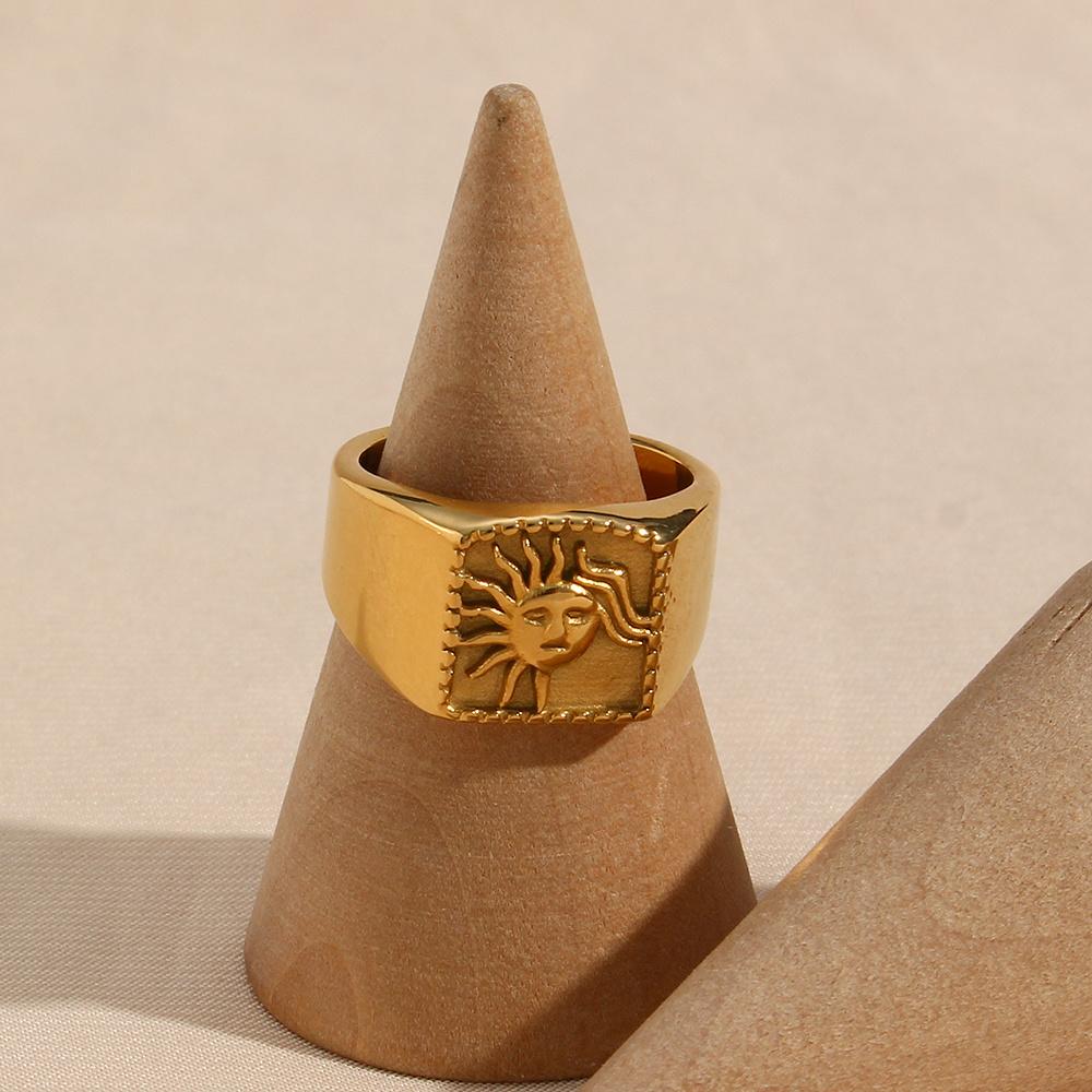 Vintage Sun Geometric Women's Ring, Trendy High-quality Wide Design, Exquisite Jewelry Ring Item.