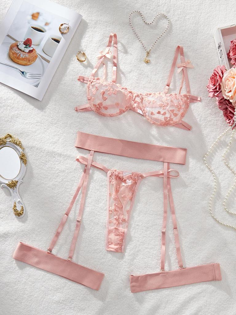 European Valentine's Day Heart Embroidery Lace Lingerie Set