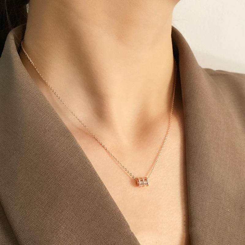 Xiaohongshu Collarbone Chain Women'S Exquisite Small Waist Necklace Geometric Cylindrical Neck Chain